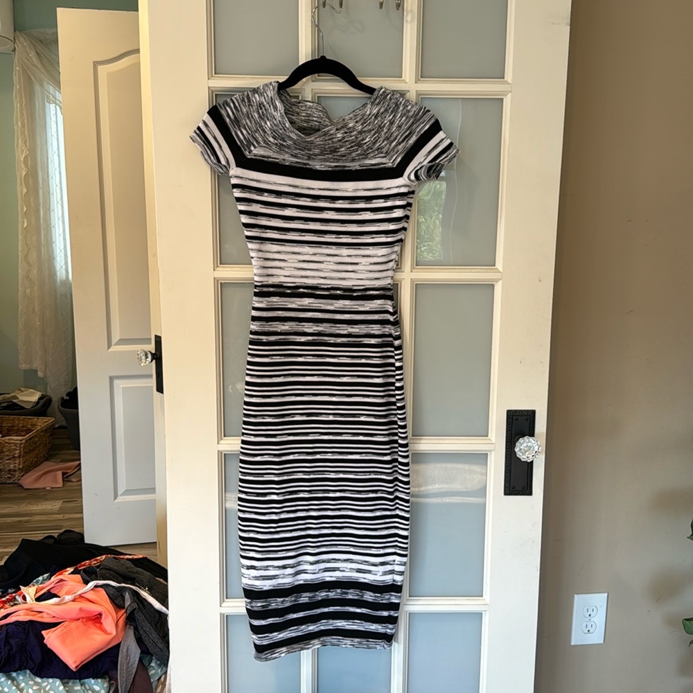 Small xoxo body con dress